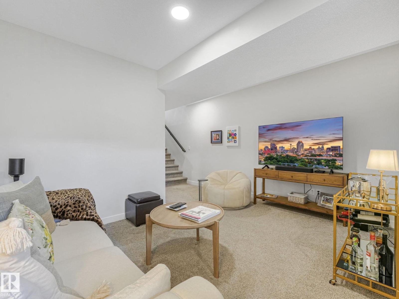 10221 135 ST NW - 37
