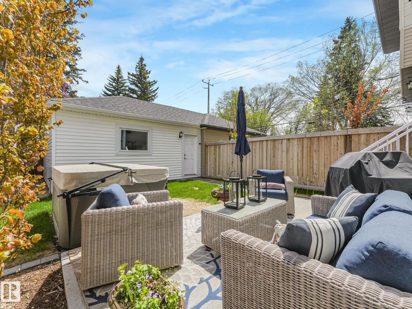 10221 135 ST NW - 50