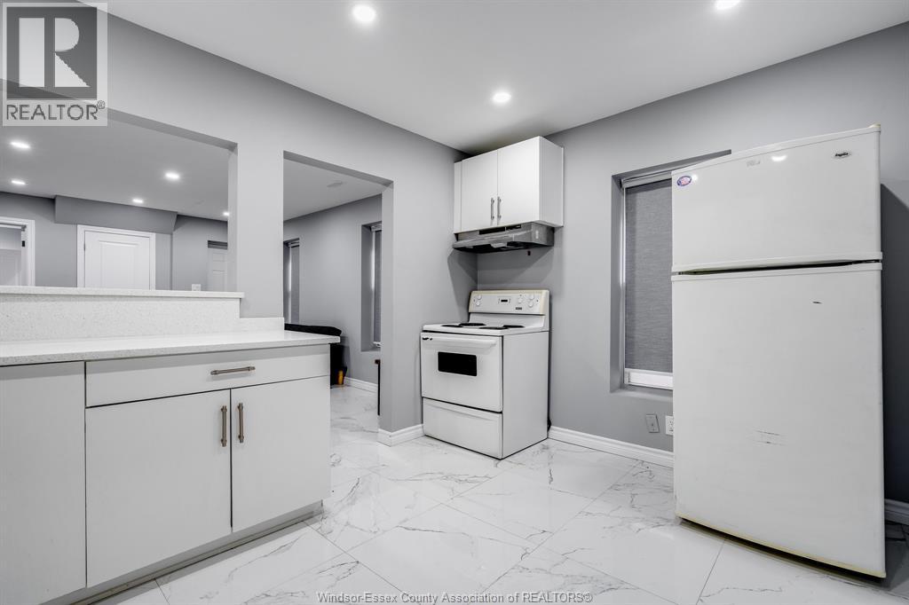 559 Chatham STREET East - 9
