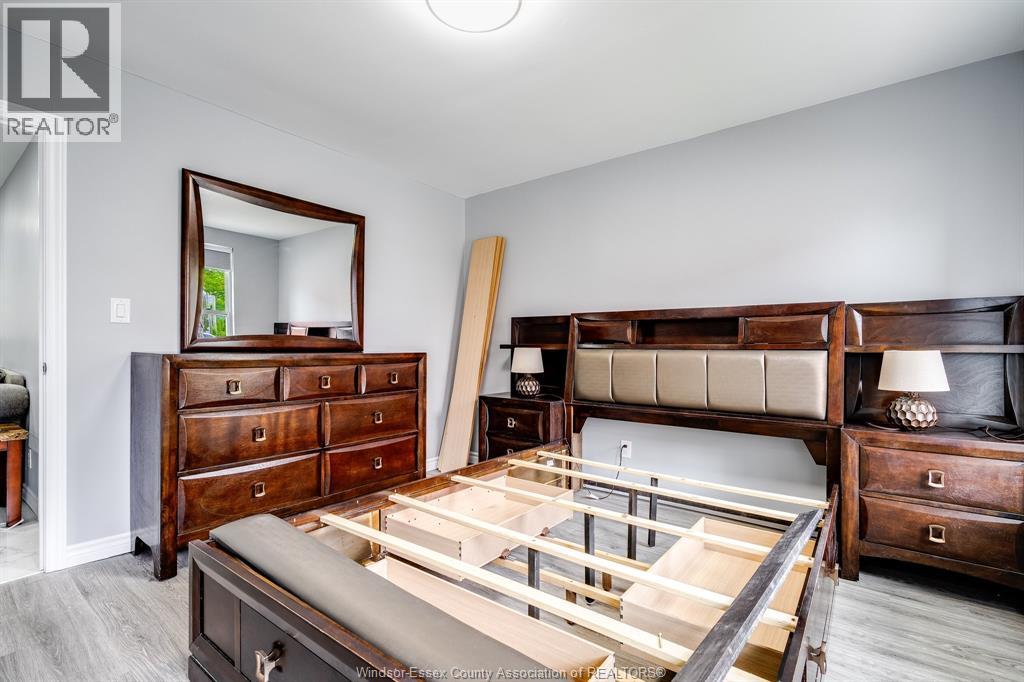 559 Chatham STREET East - 11