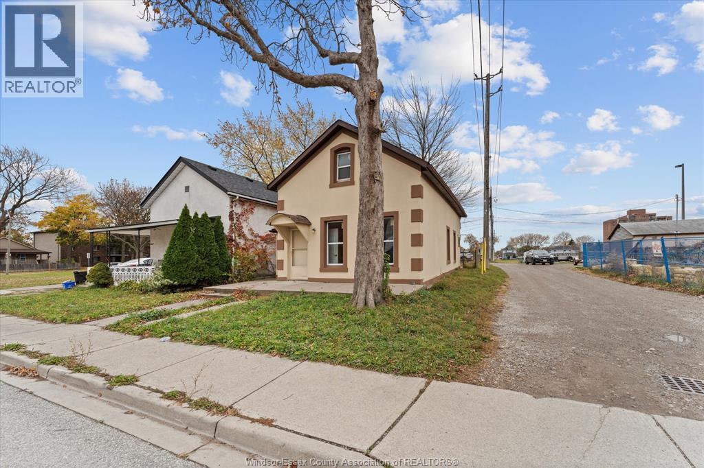 559 Chatham STREET East - 27