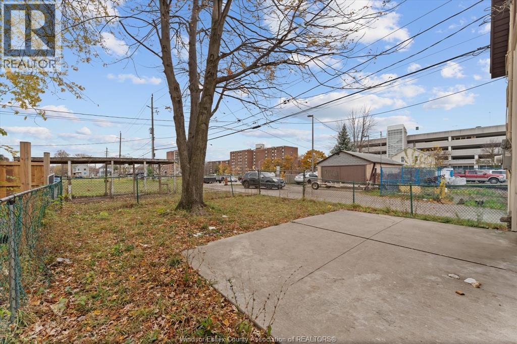 559 Chatham STREET East - 28
