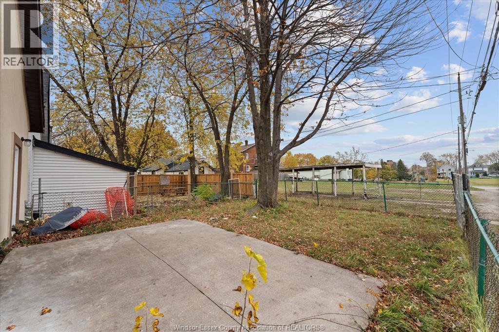 559 Chatham STREET East - 29