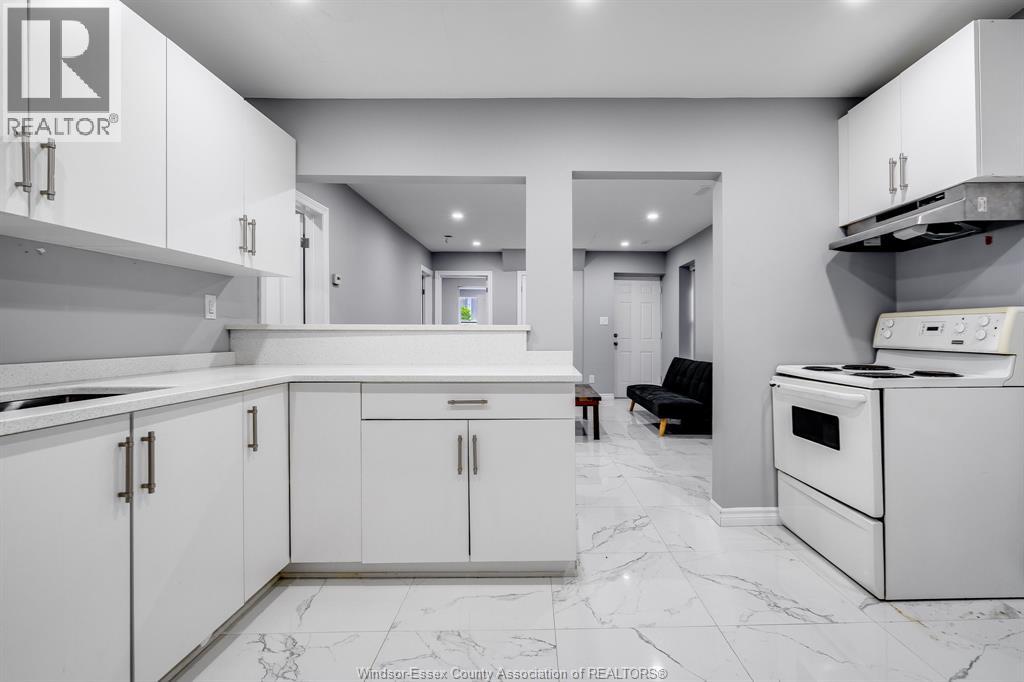 559 Chatham STREET East - 8