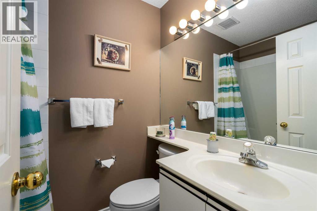 Primary bedroom 1 ensuite