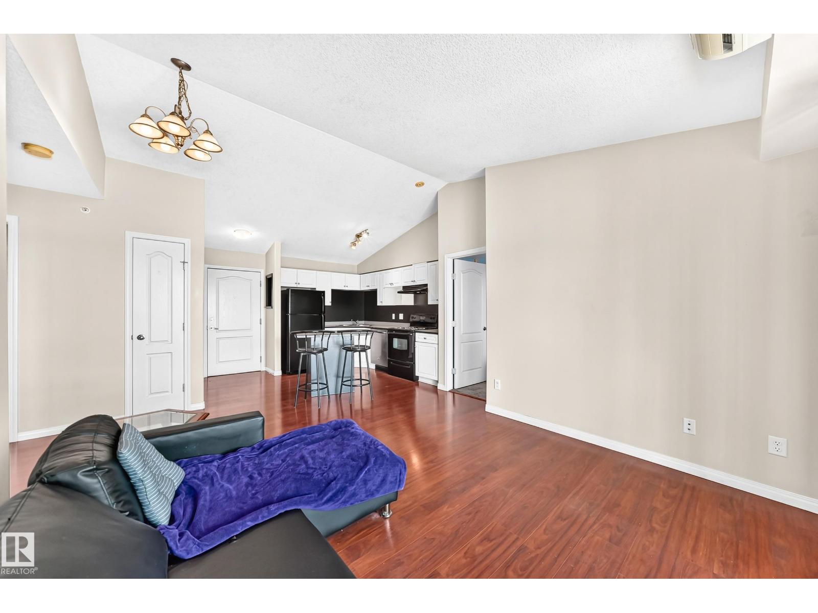 #524 7511 171 ST NW - 10