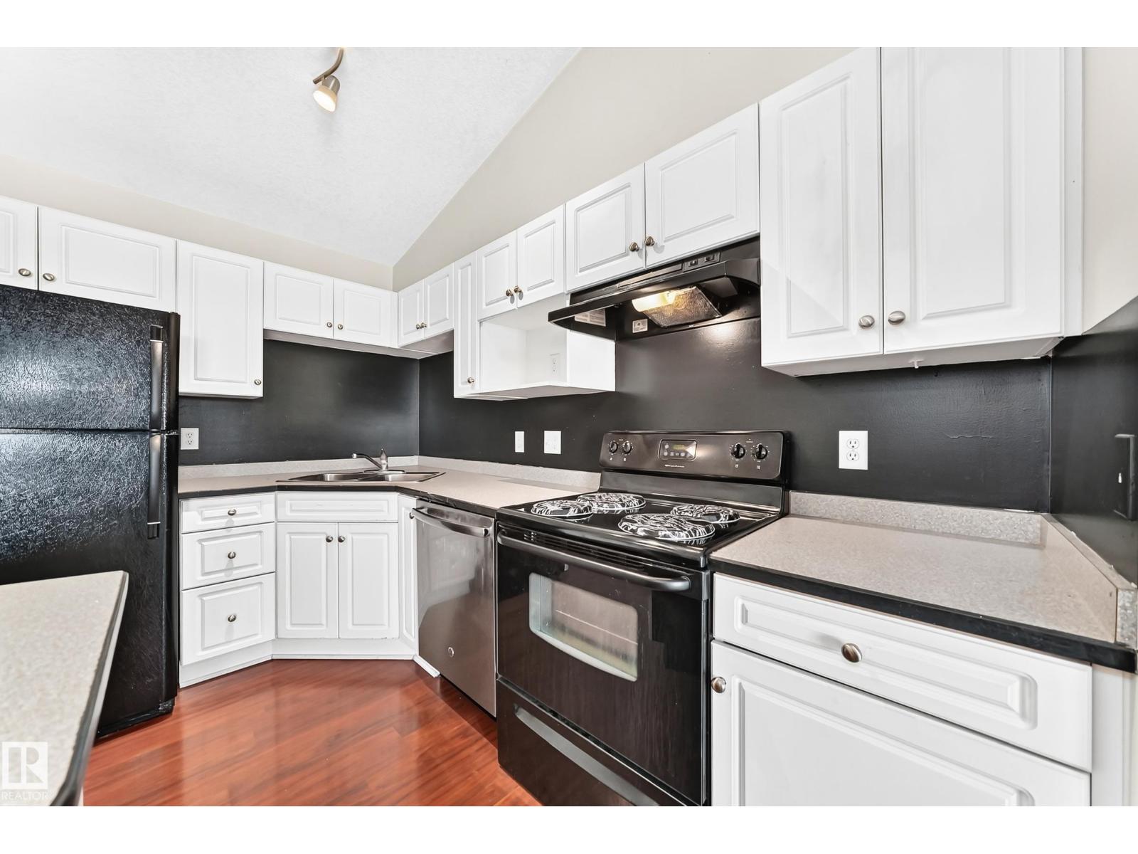 #524 7511 171 ST NW - 15