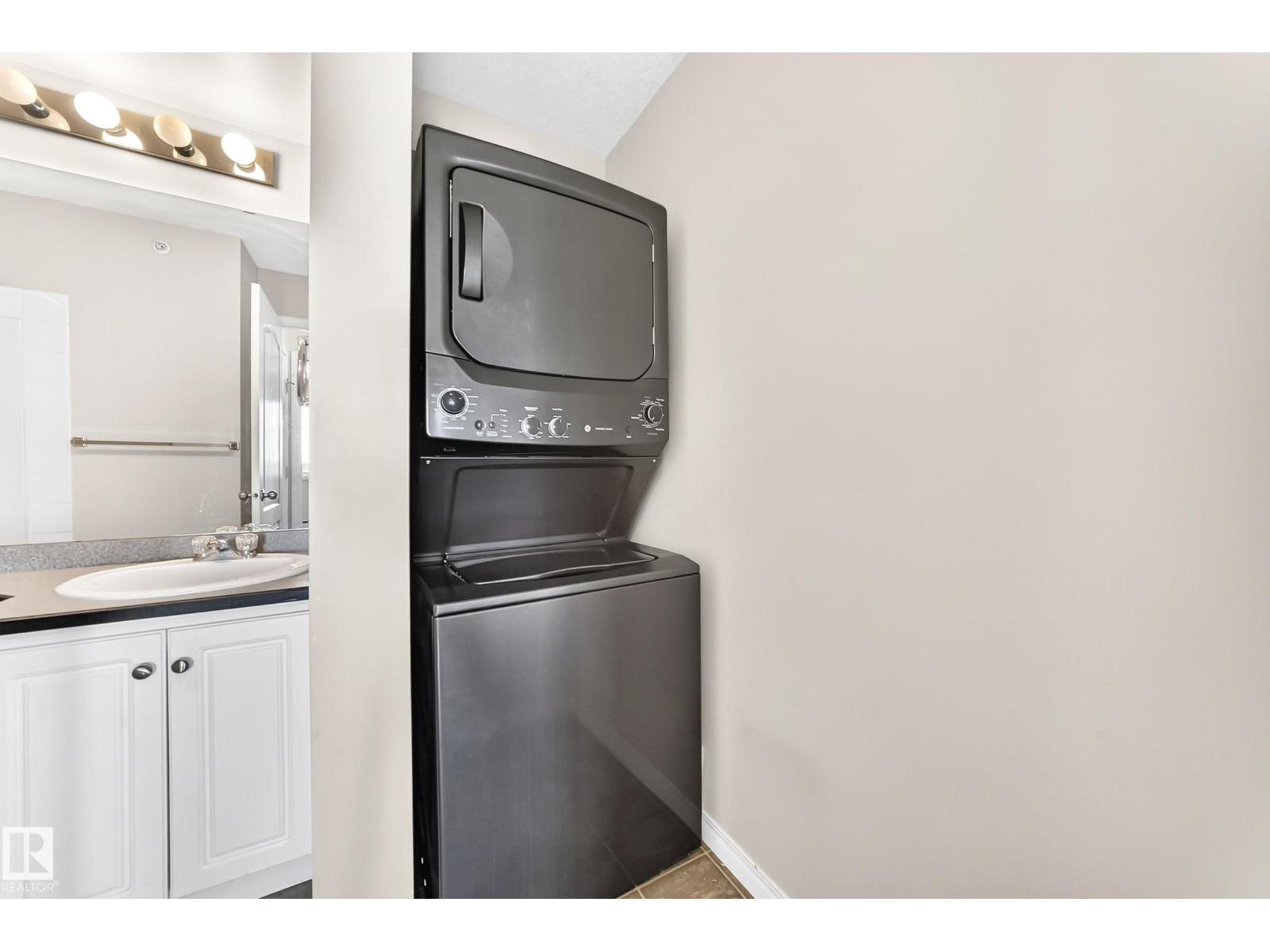 #524 7511 171 ST NW - 32