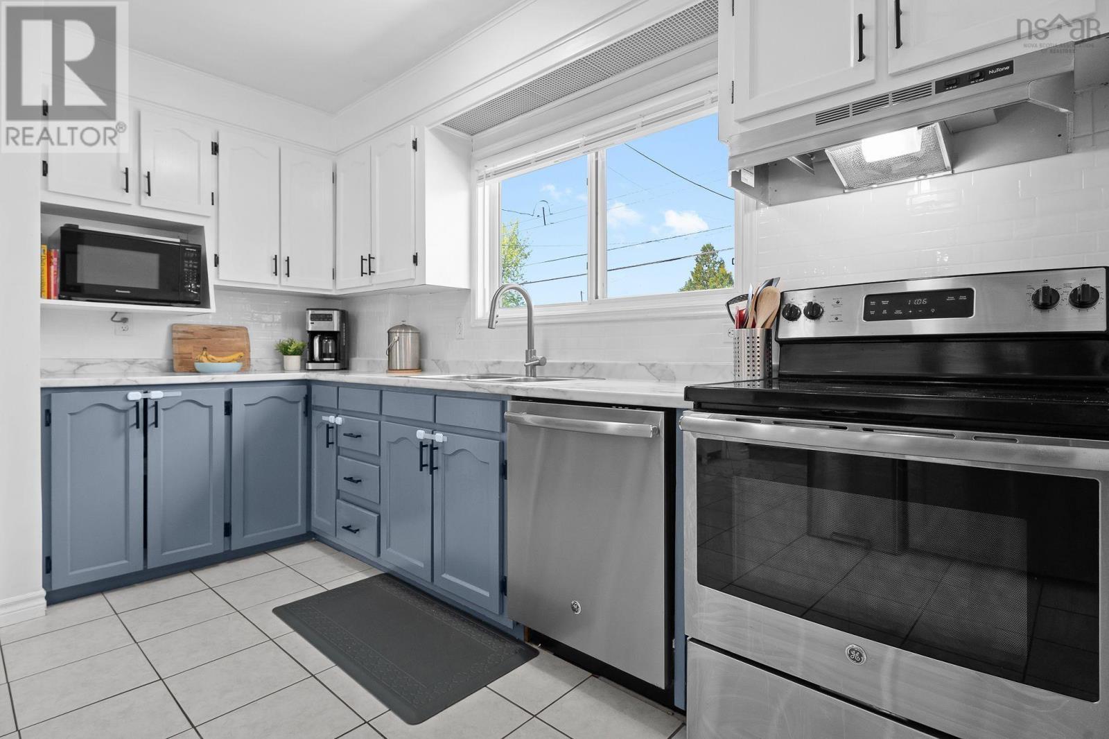 Property 8 of 38 of 331 Arklow Drive