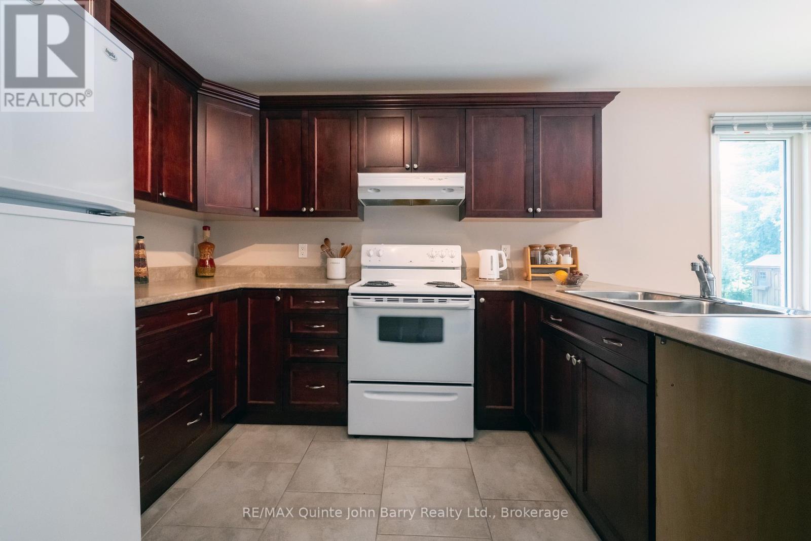 4 ALGONQUIN AVENUE - 11