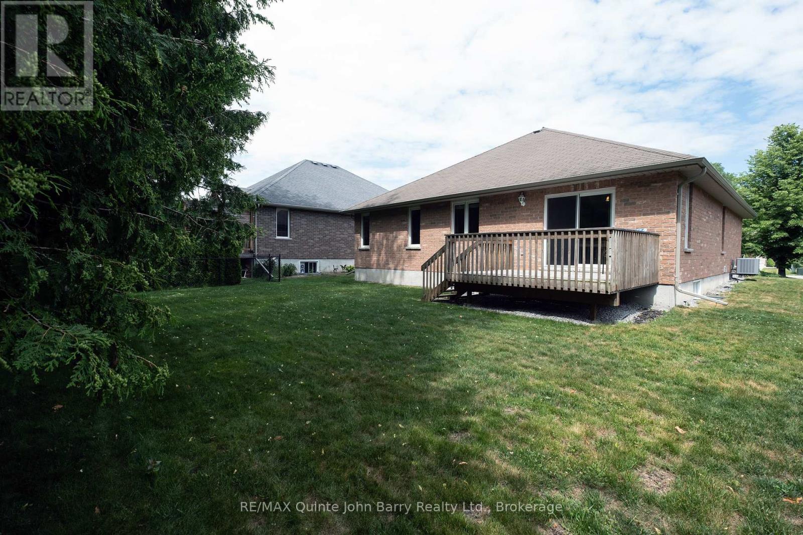 4 ALGONQUIN AVENUE - 28