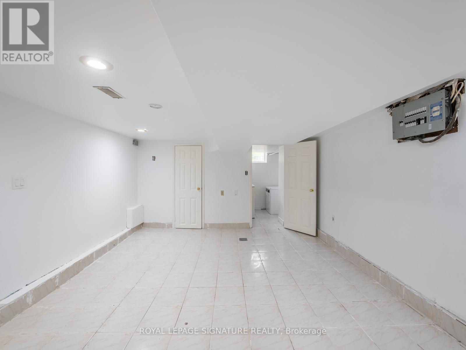 570 JONES AVENUE - 15