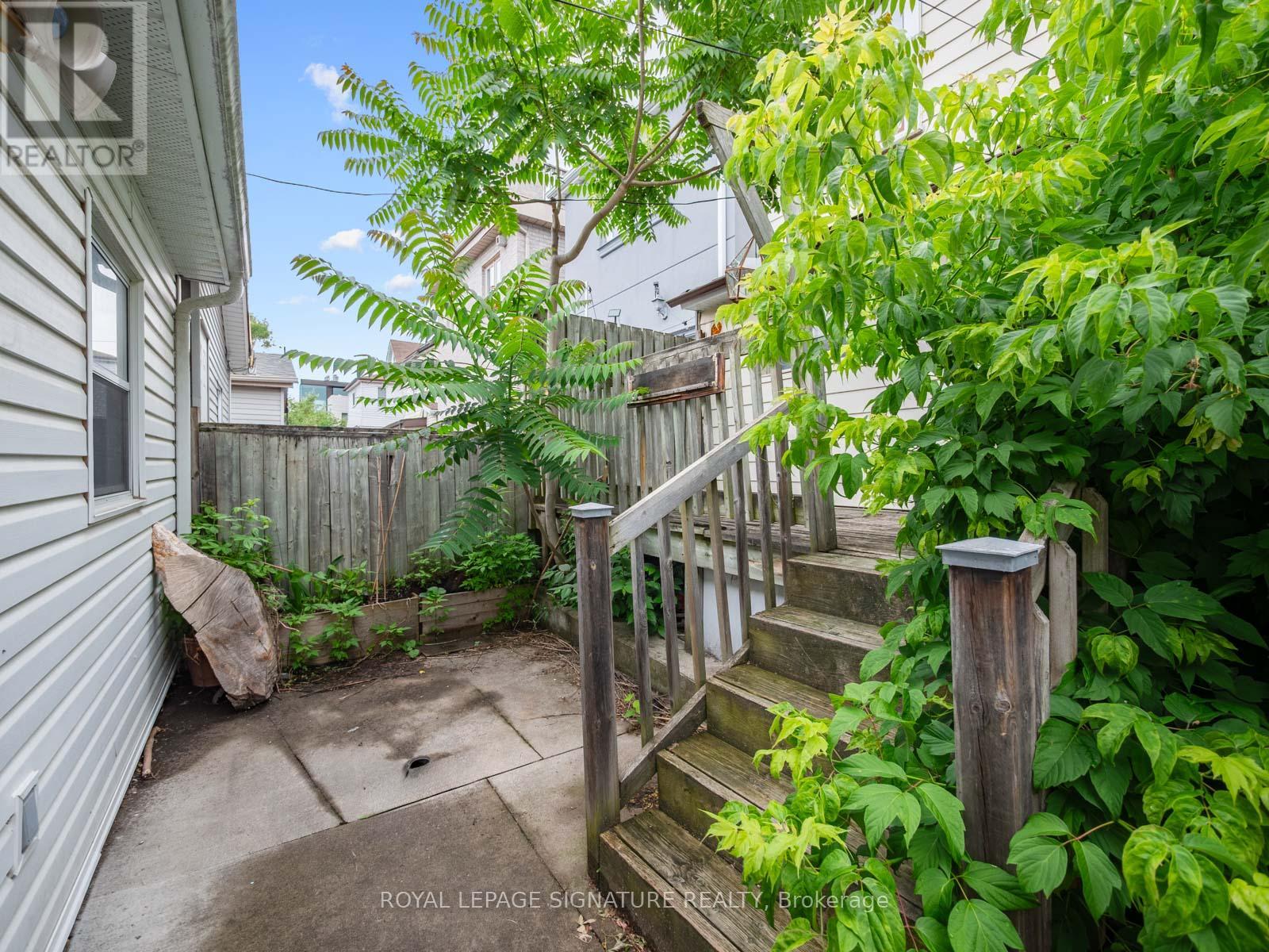 570 JONES AVENUE - 21