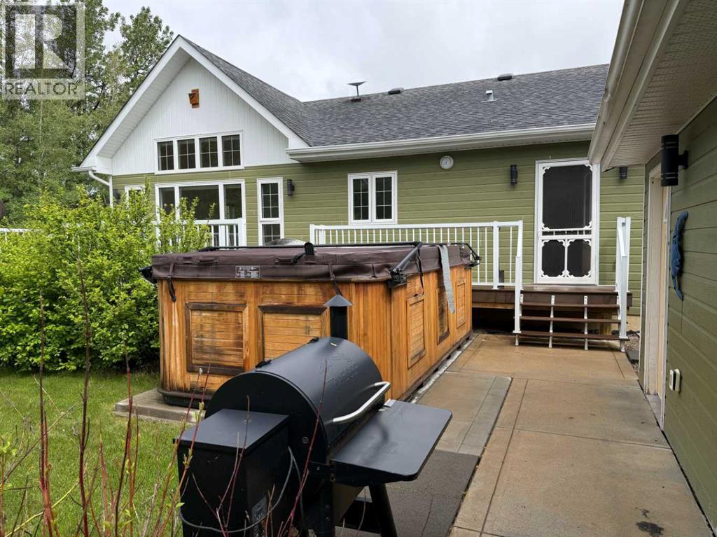5709 57 Avenue - 33