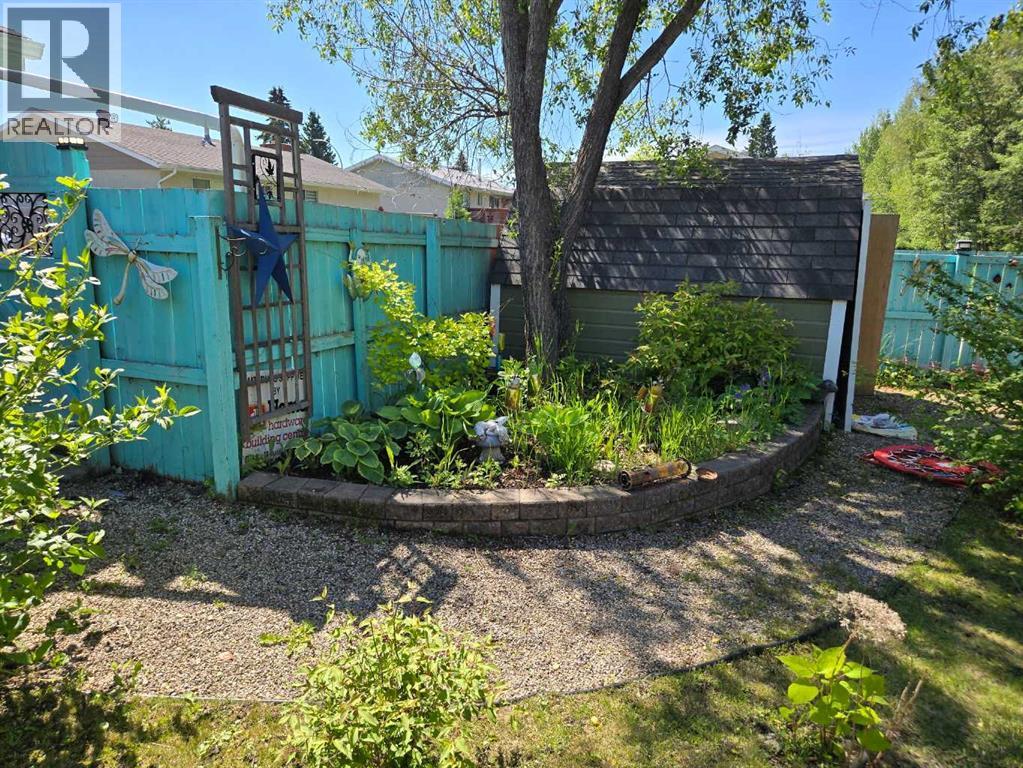 5709 57 Avenue - 38