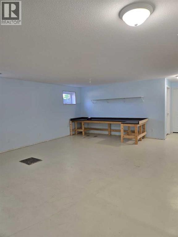 5709 57 Avenue - 31
