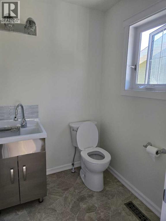 5709 57 Avenue - 22