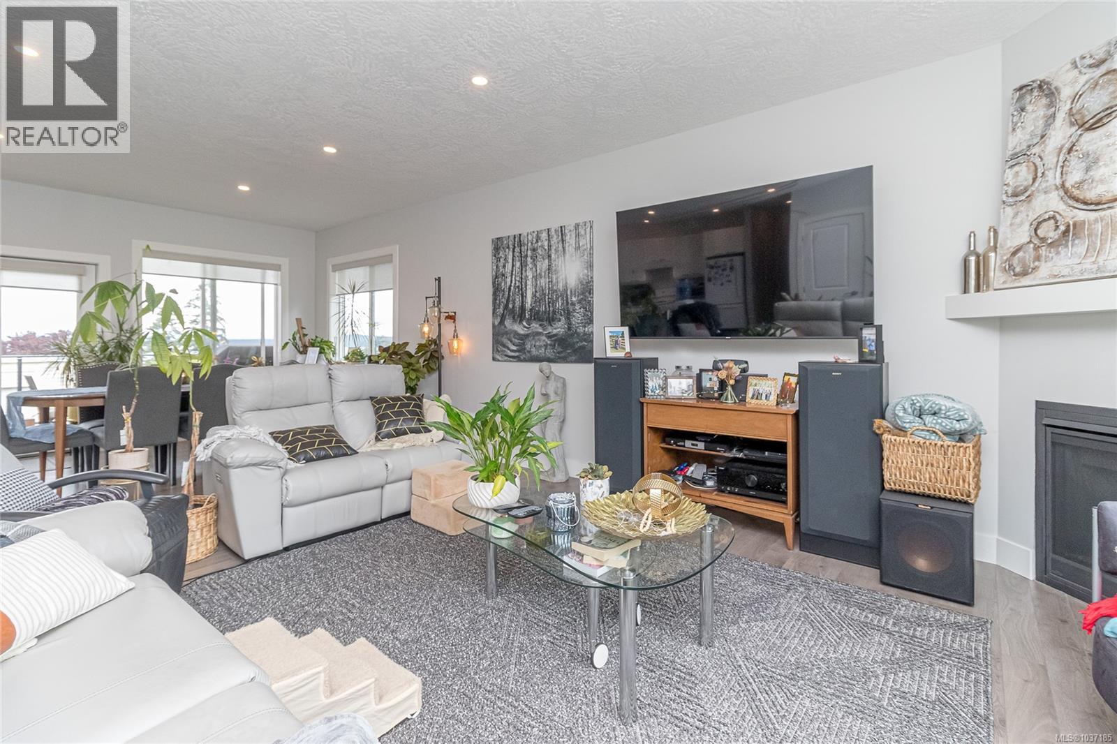3205 Douglas St - 5