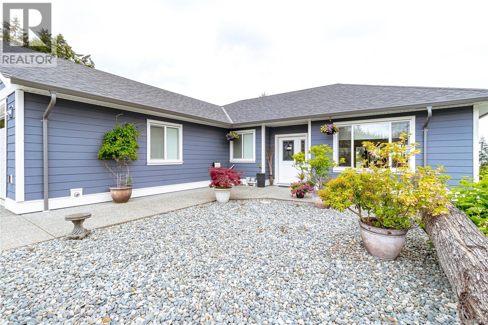 3205 Douglas St - 3