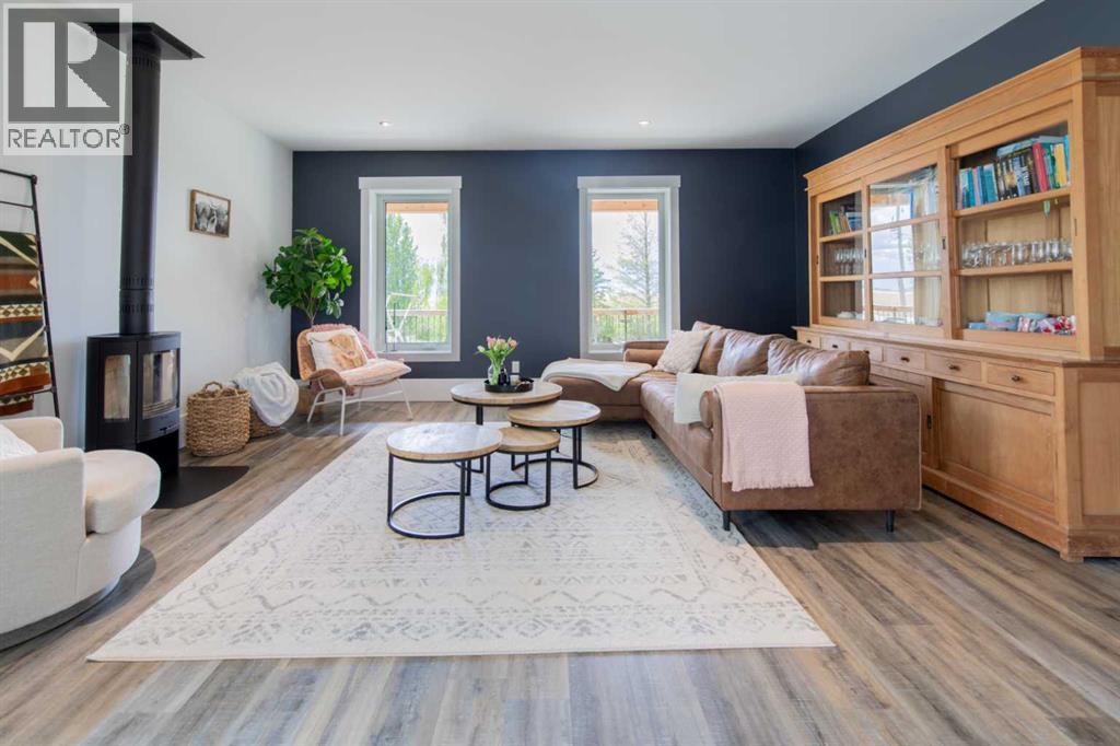 250058 Township Road 92 - 9