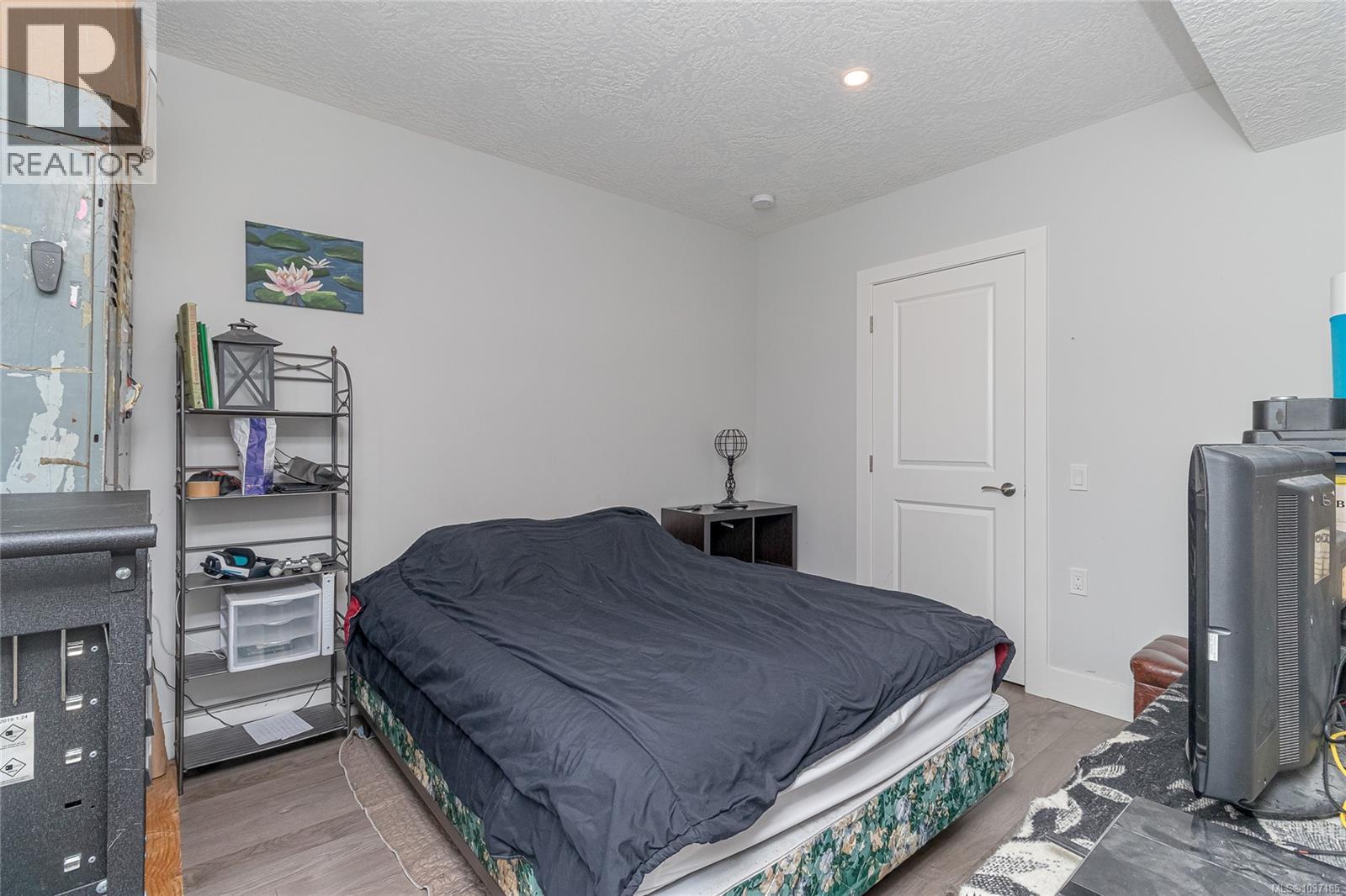 3205 Douglas St - 24