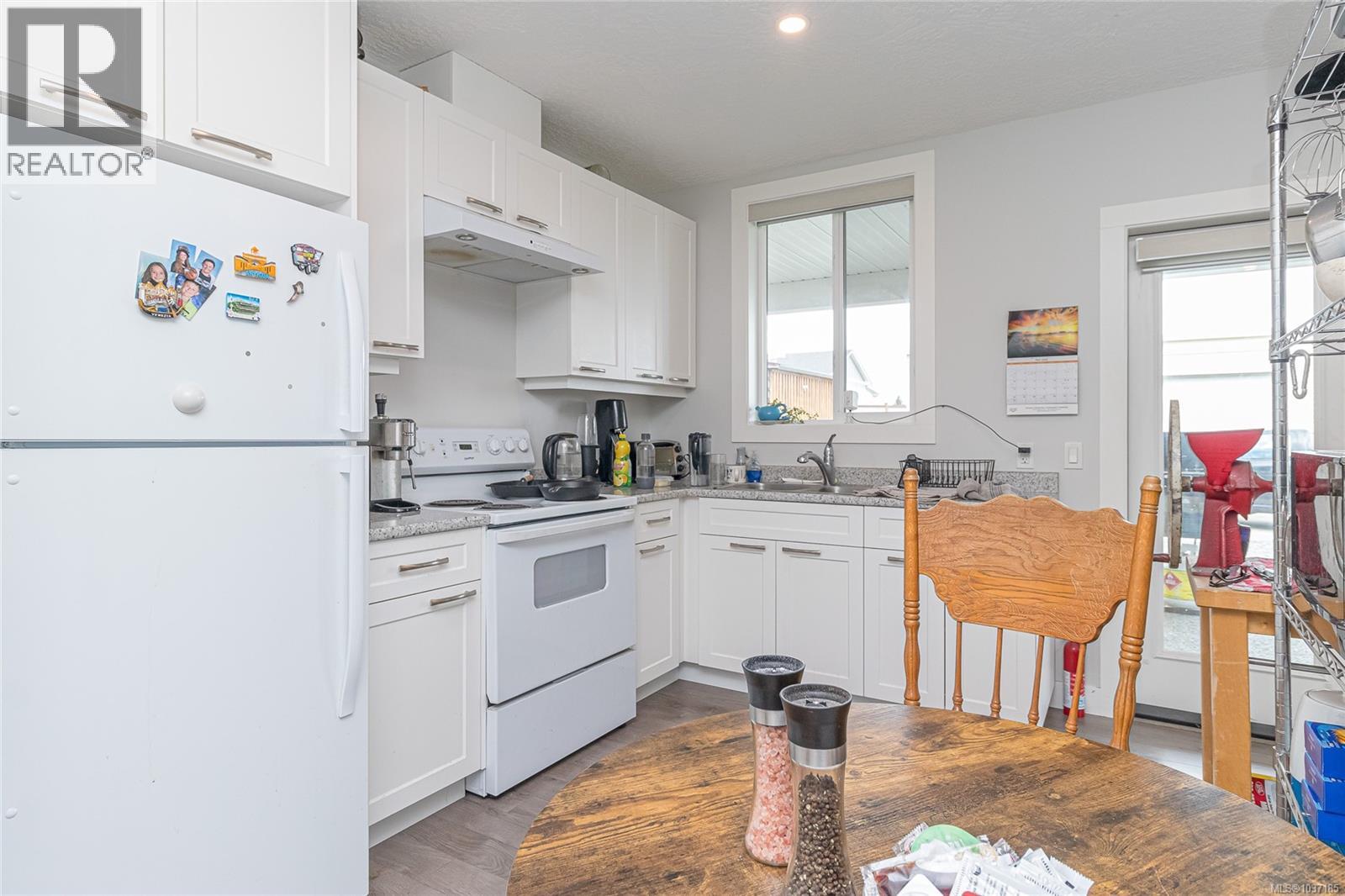 3205 Douglas St - 22