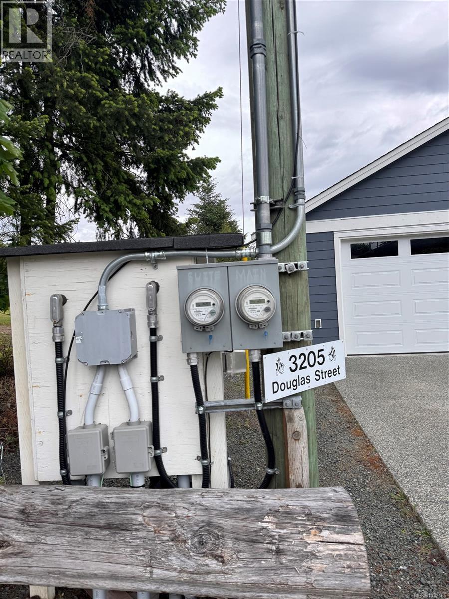 3205 Douglas St - 42