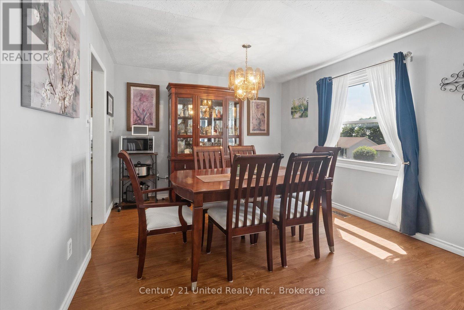 1824 MAPLERIDGE DRIVE - 10