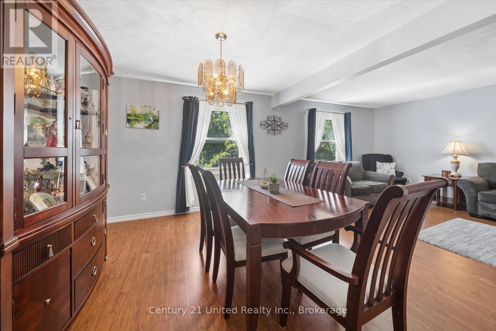 1824 MAPLERIDGE DRIVE - 11