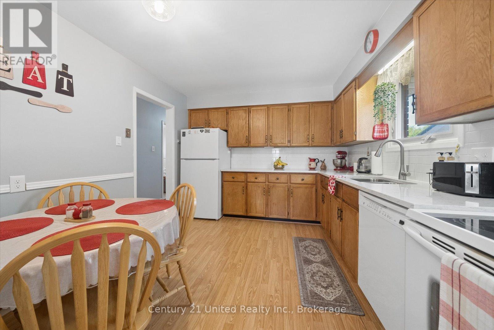 1824 MAPLERIDGE DRIVE - 12