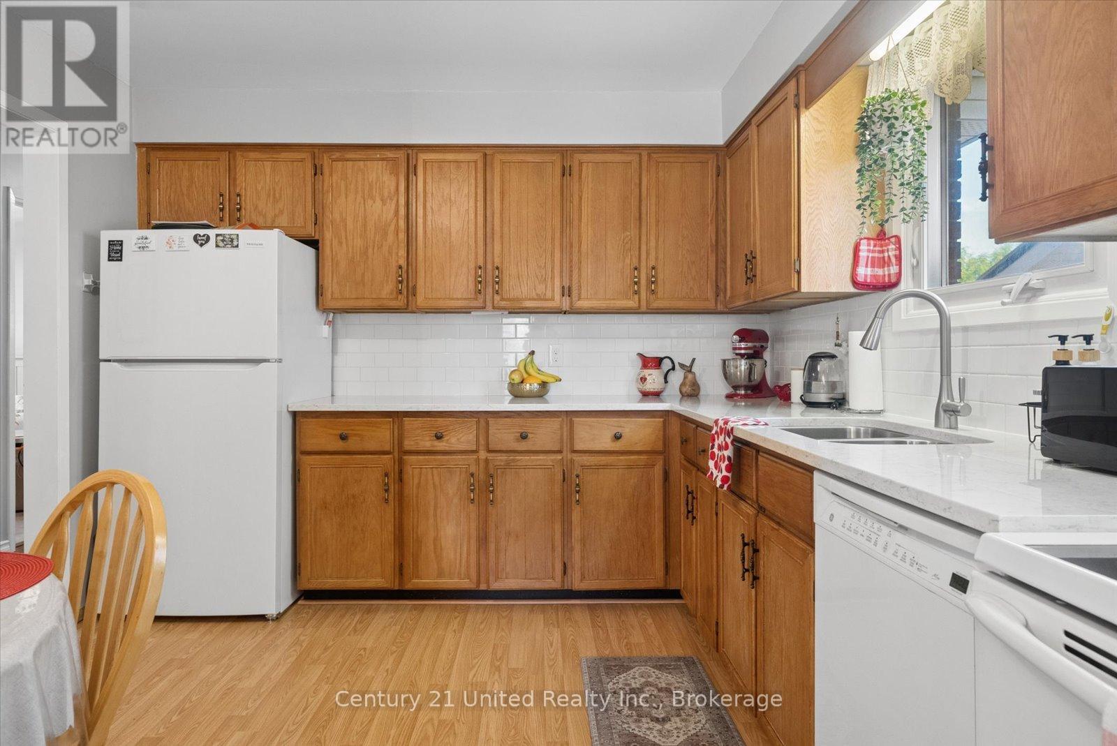 1824 MAPLERIDGE DRIVE - 13
