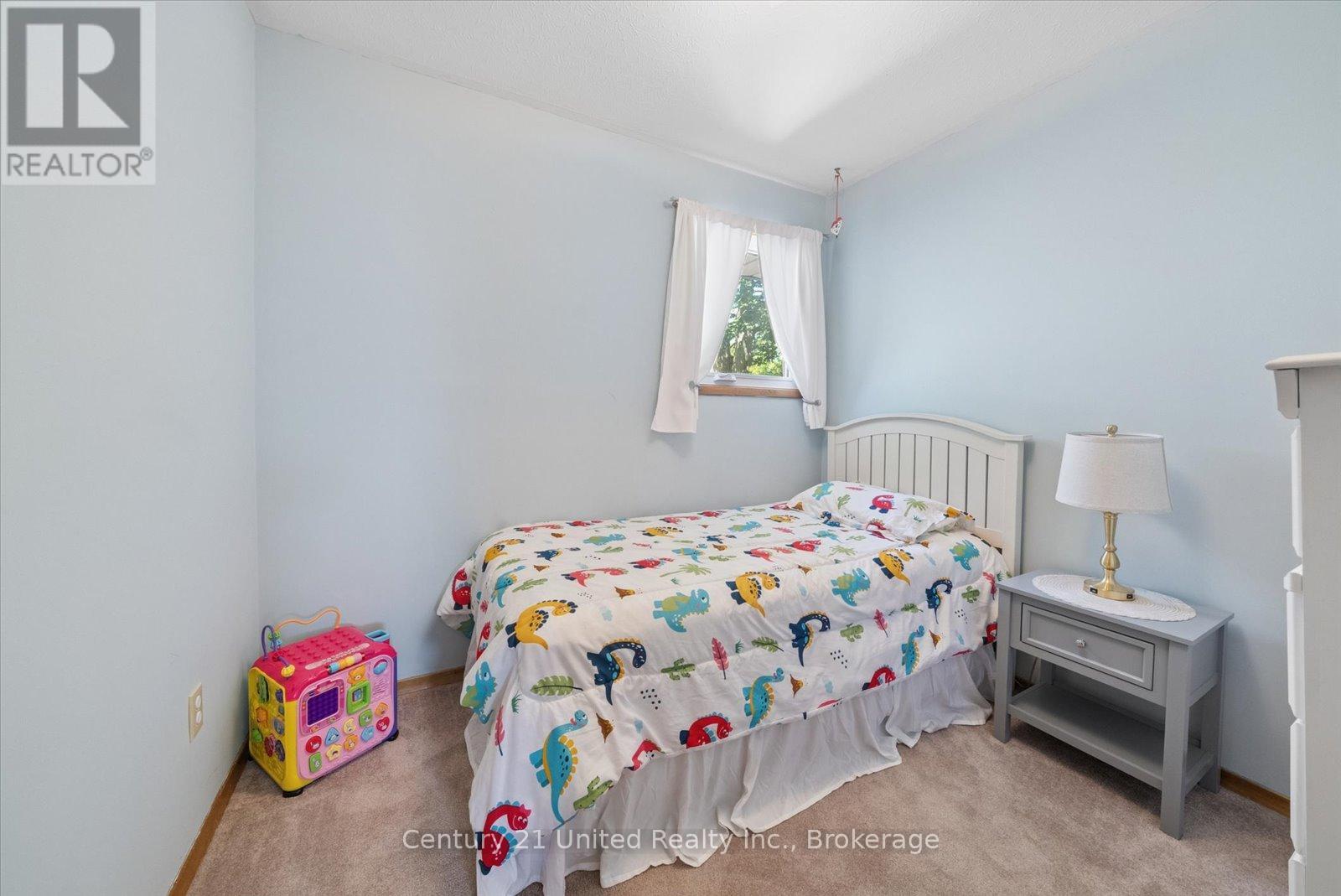 1824 MAPLERIDGE DRIVE - 24