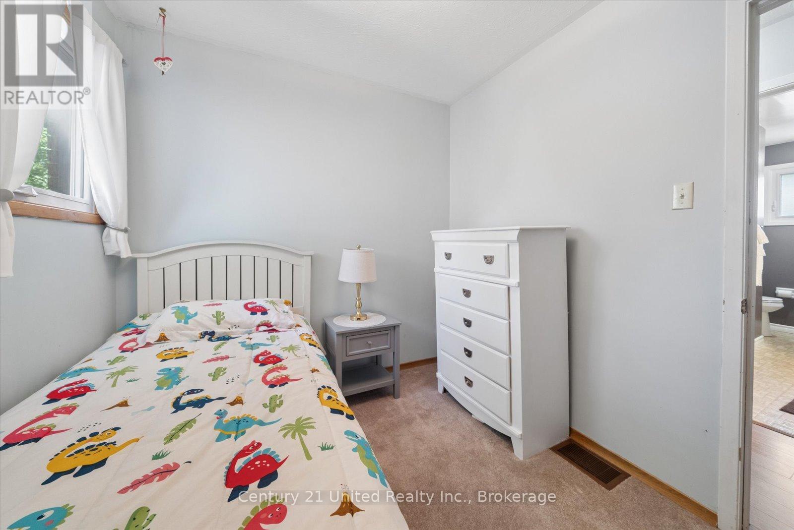 1824 MAPLERIDGE DRIVE - 25