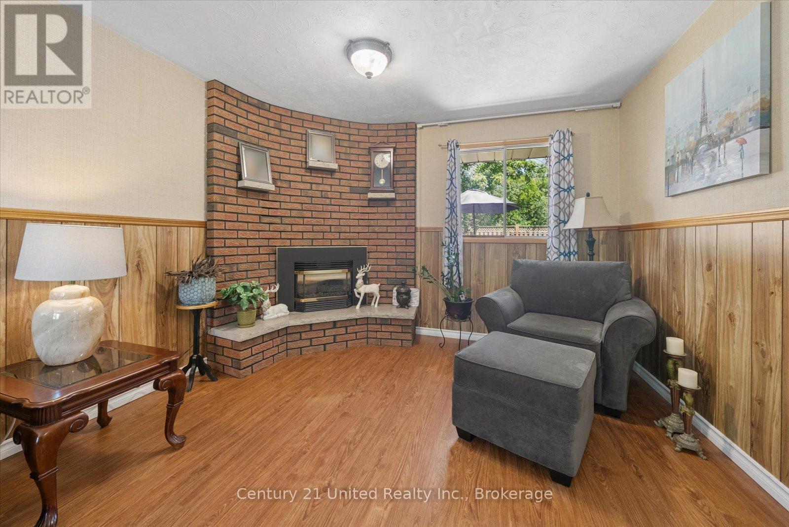 1824 MAPLERIDGE DRIVE - 29