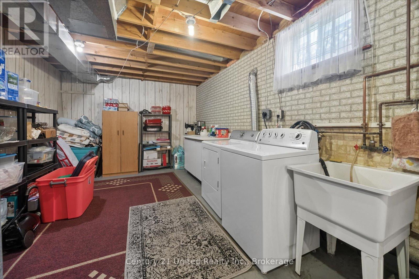 1824 MAPLERIDGE DRIVE - 35