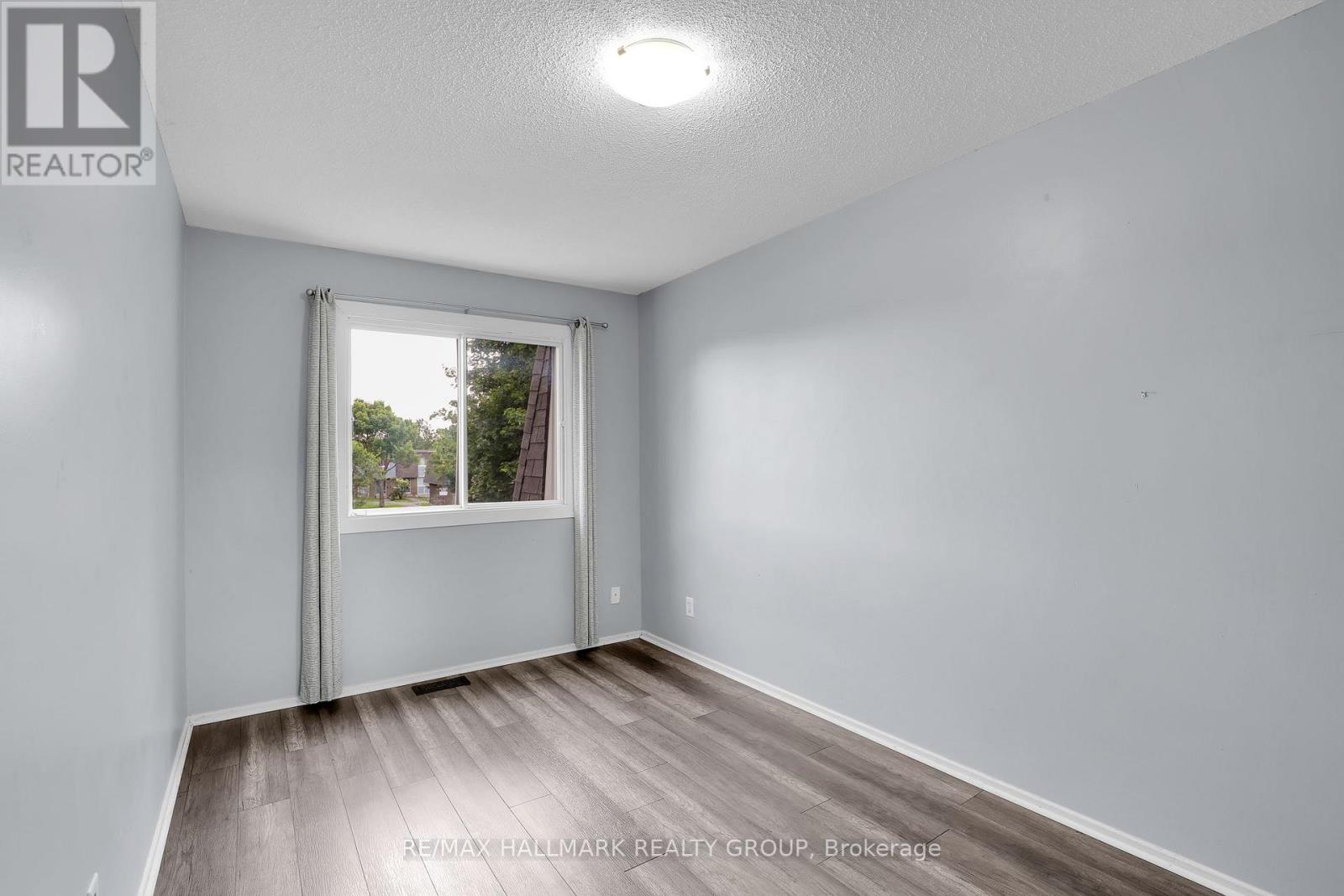 2912 FAIRLEA CRESCENT - 25