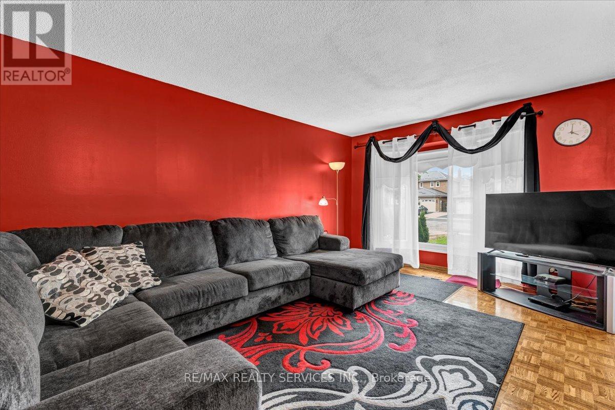 29 BRYDON CRESCENT - 10
