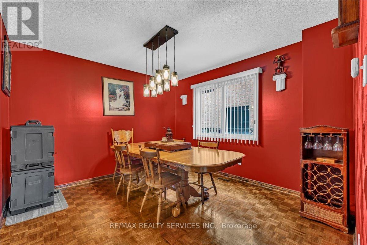 29 BRYDON CRESCENT - 11