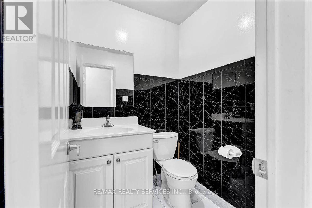 29 BRYDON CRESCENT - 12