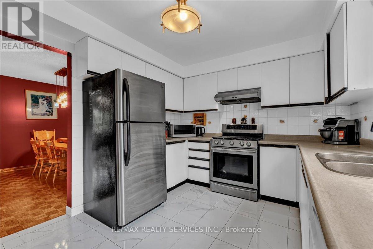 29 BRYDON CRESCENT - 14