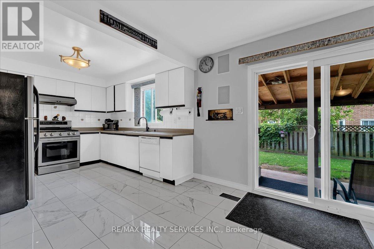 29 BRYDON CRESCENT - 15