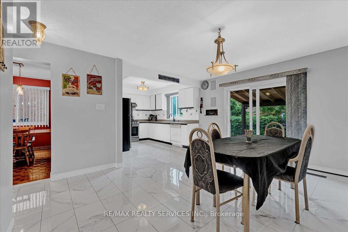 29 BRYDON CRESCENT - 16