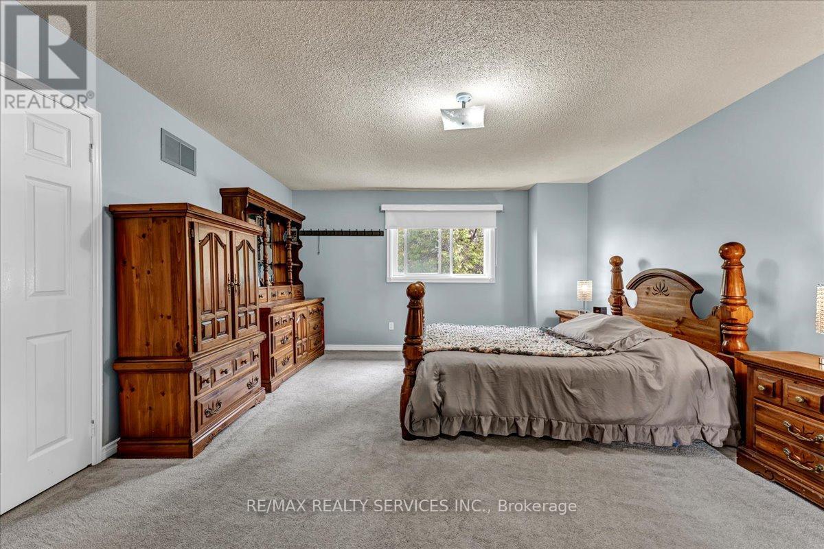 29 BRYDON CRESCENT - 21