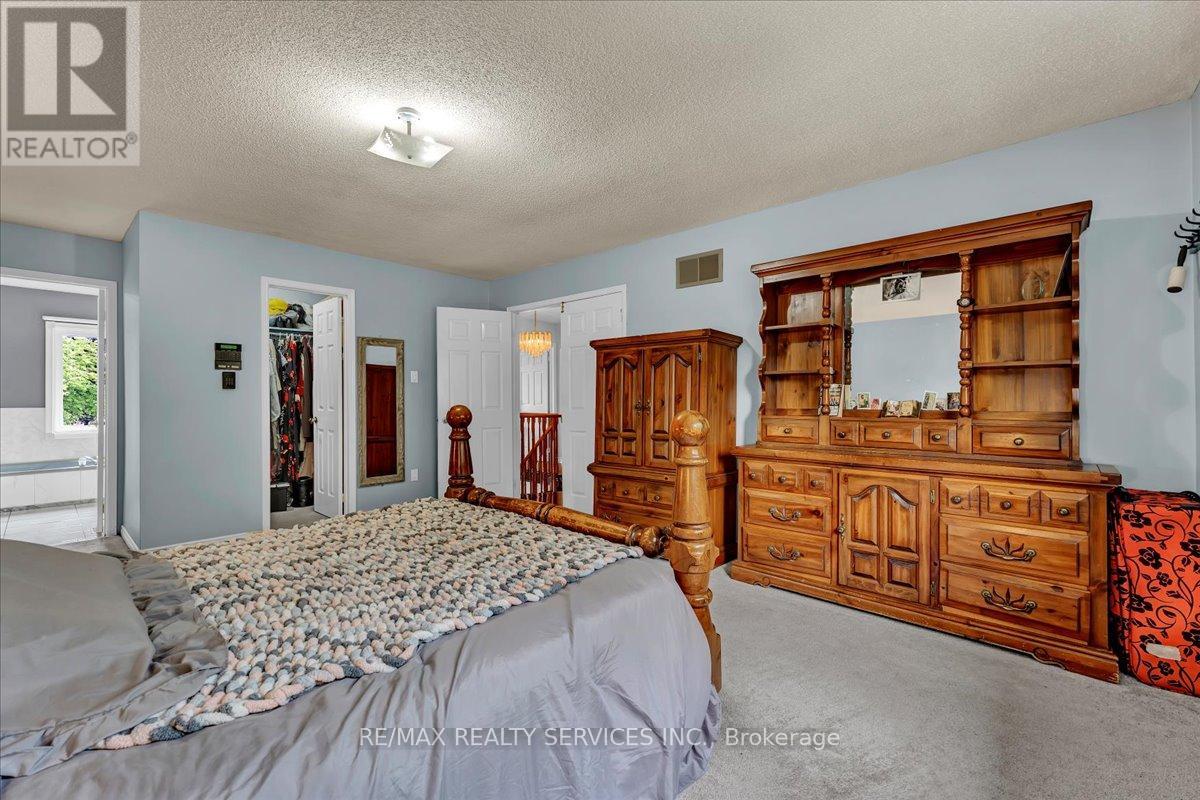 29 BRYDON CRESCENT - 22