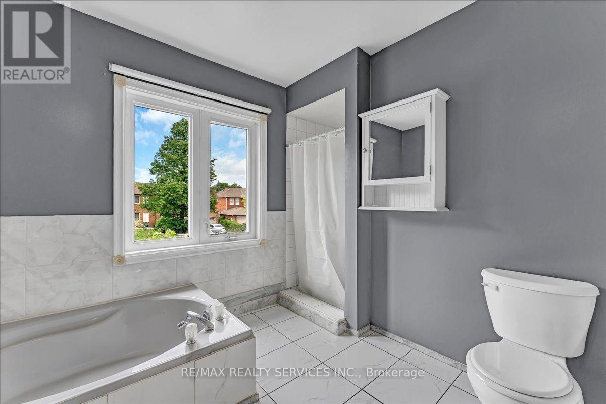29 BRYDON CRESCENT - 23