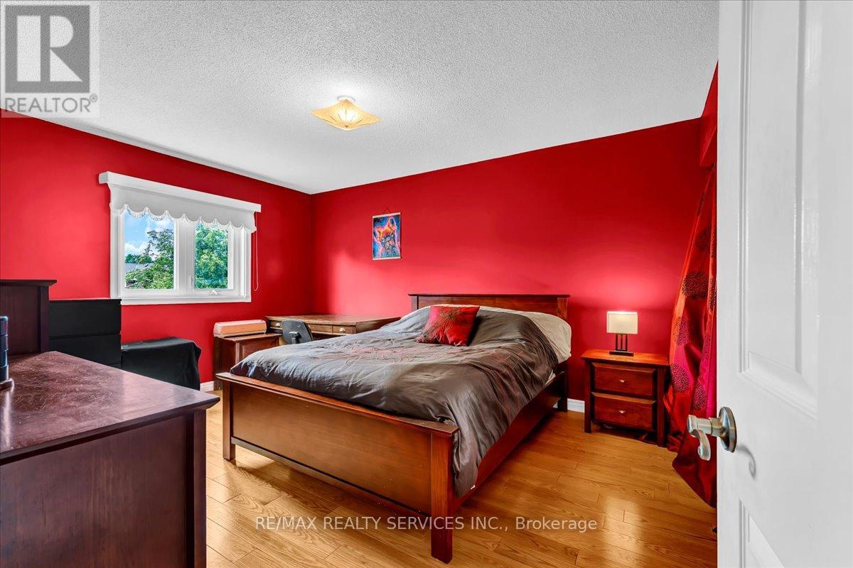 29 BRYDON CRESCENT - 24