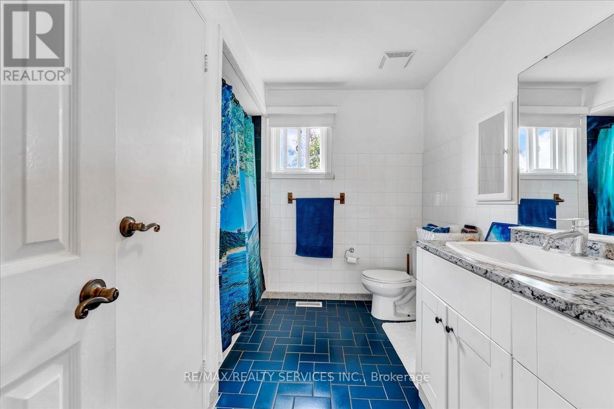 29 BRYDON CRESCENT - 26