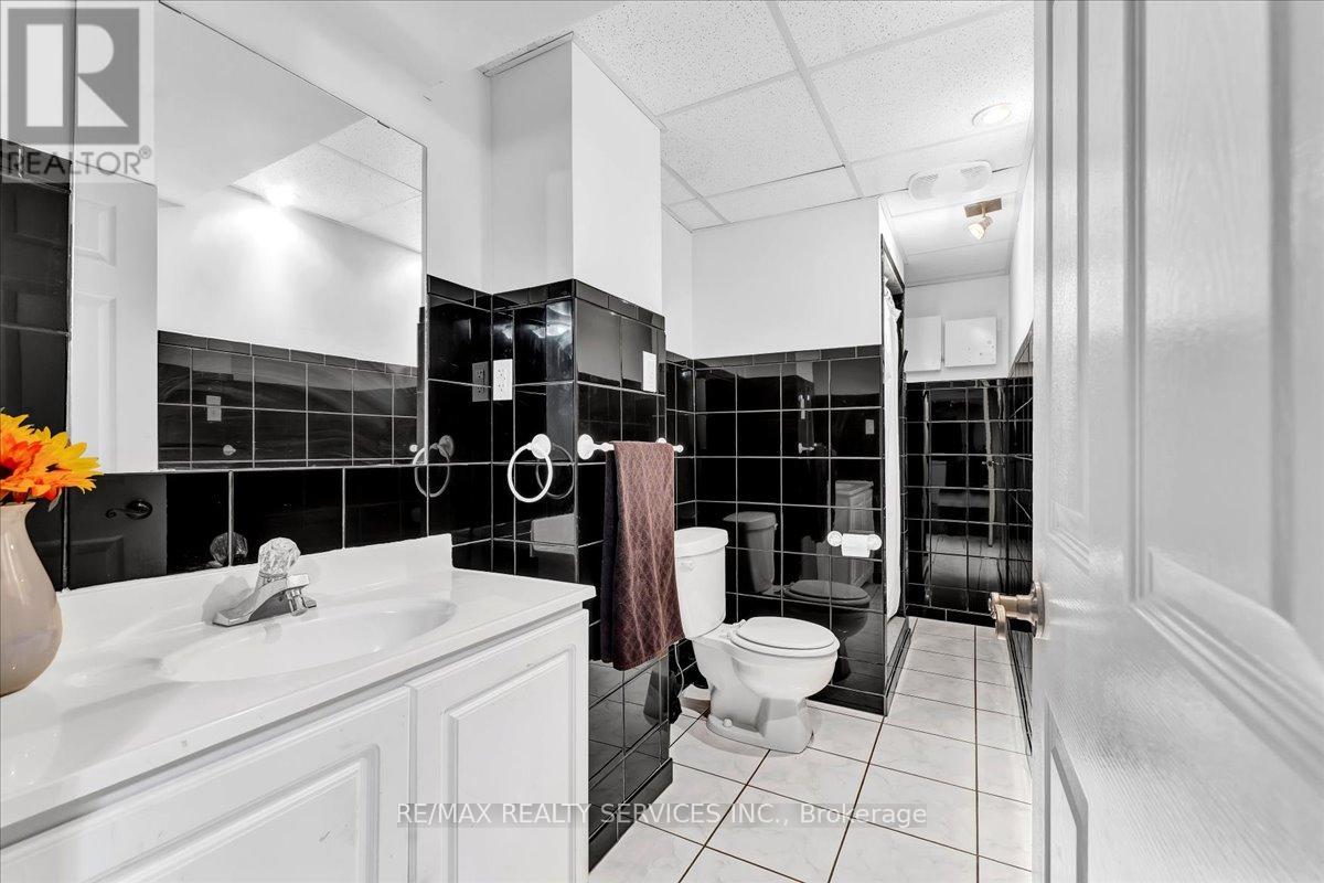 29 BRYDON CRESCENT - 33