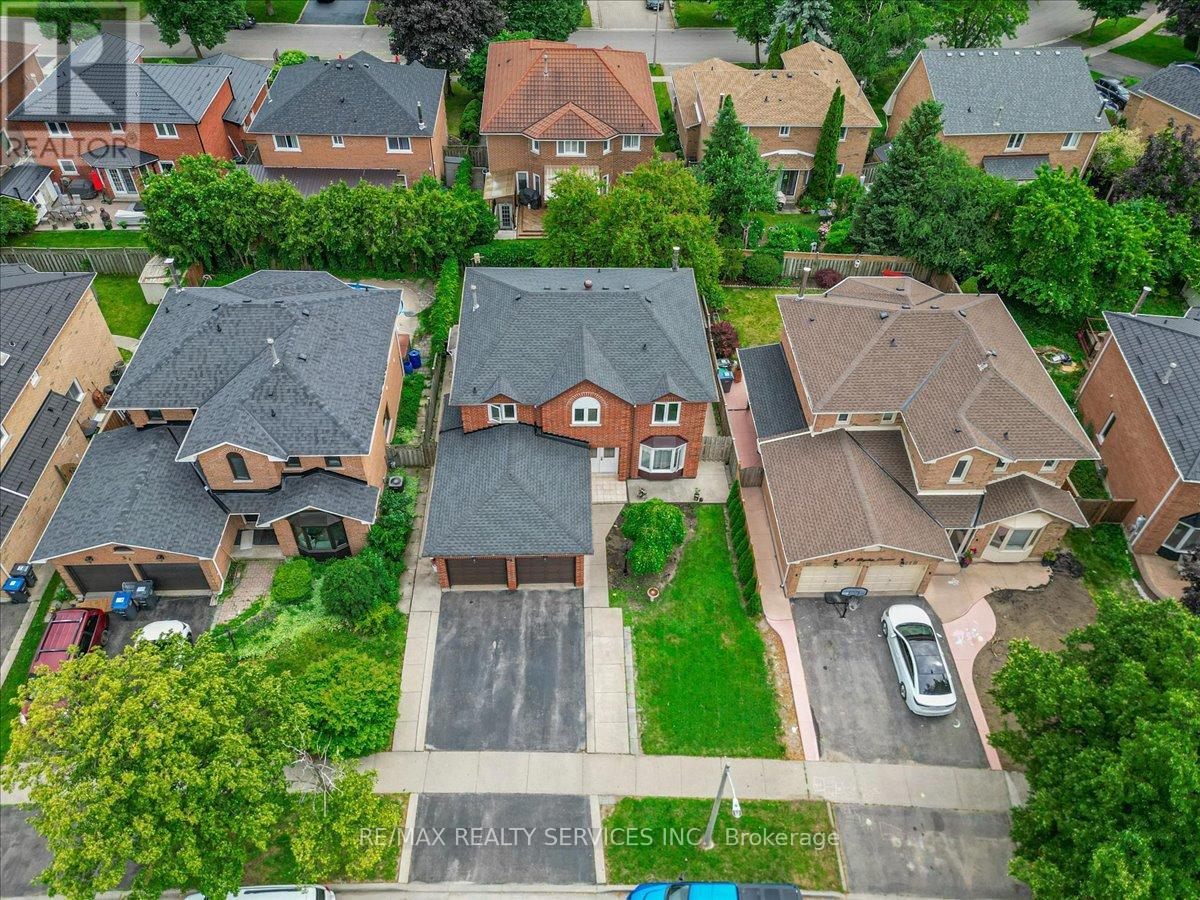 29 BRYDON CRESCENT - 4