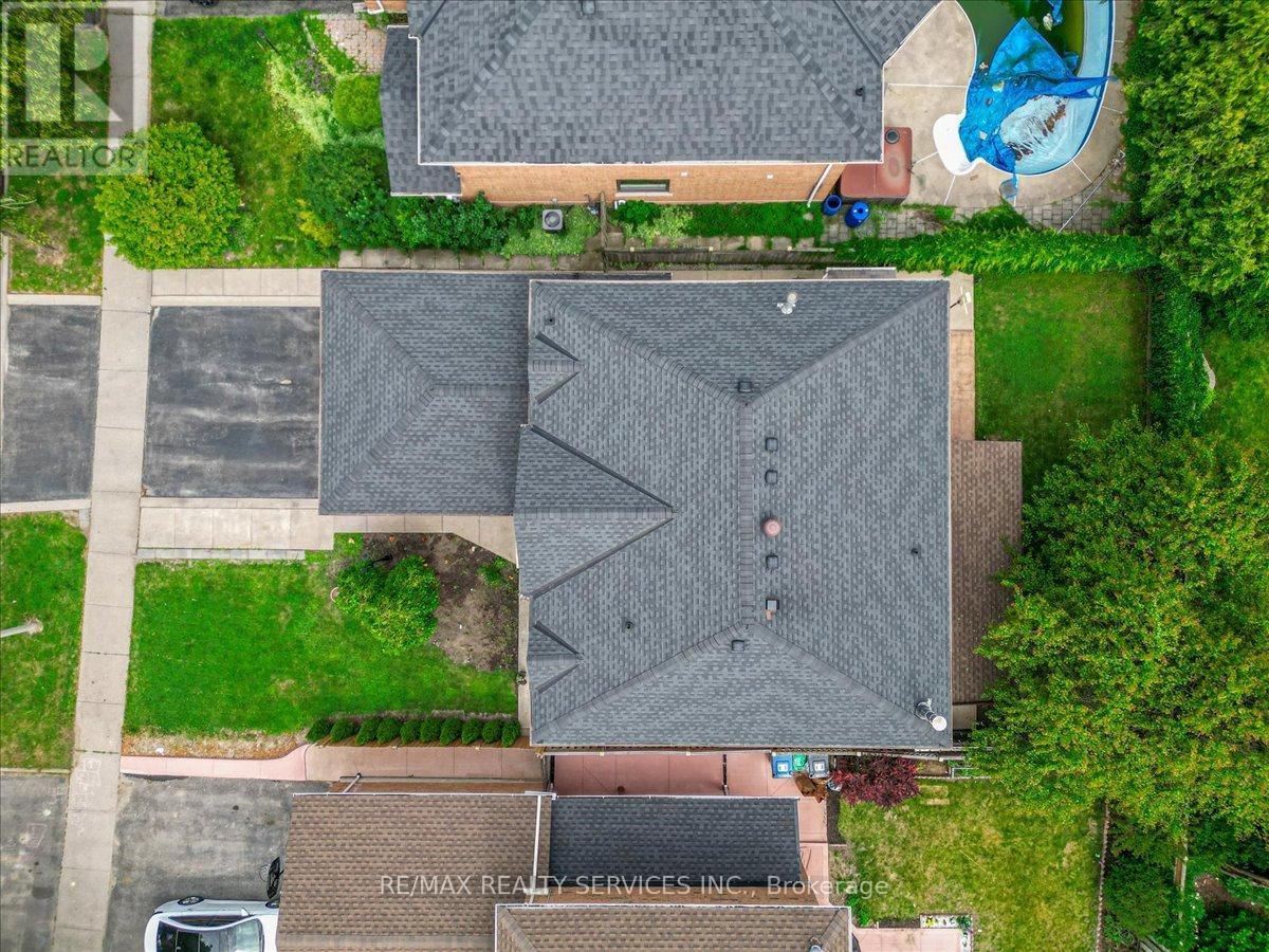 29 BRYDON CRESCENT - 42